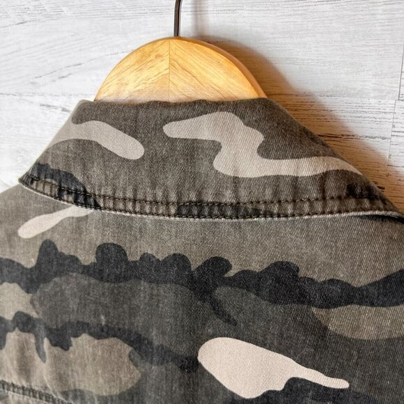 Atmosphere Shacket Womens Size 10 Camouflage Floral Patches Utility Military - Picture 14 of 16